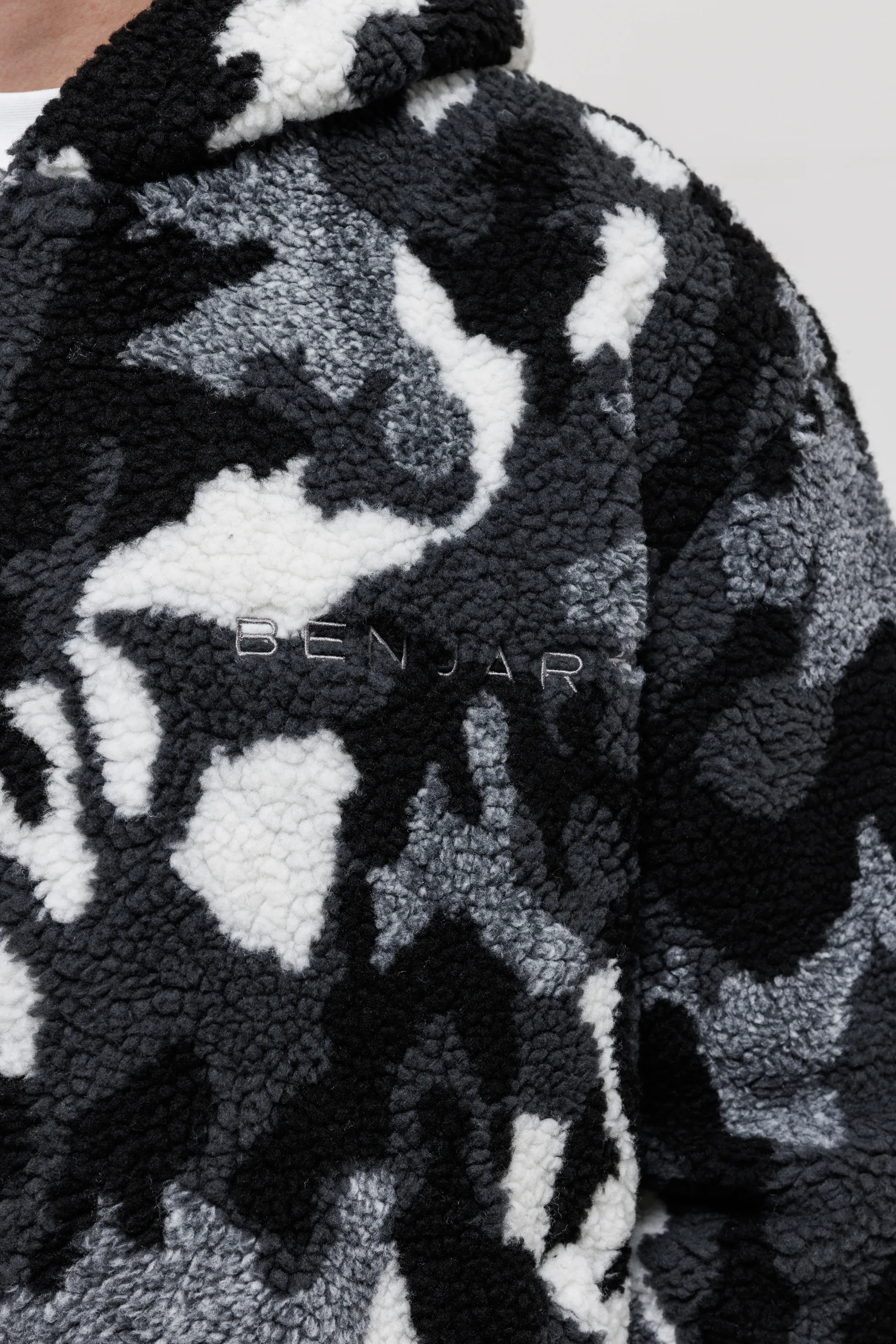 Camo Sherpa Zip Jacket - Black/White